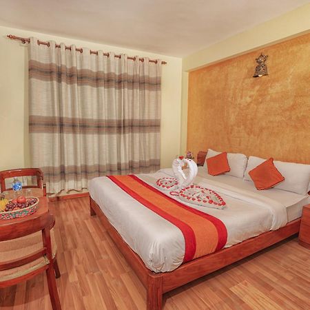 Royal Kings Hotel Катманду Экстерьер фото