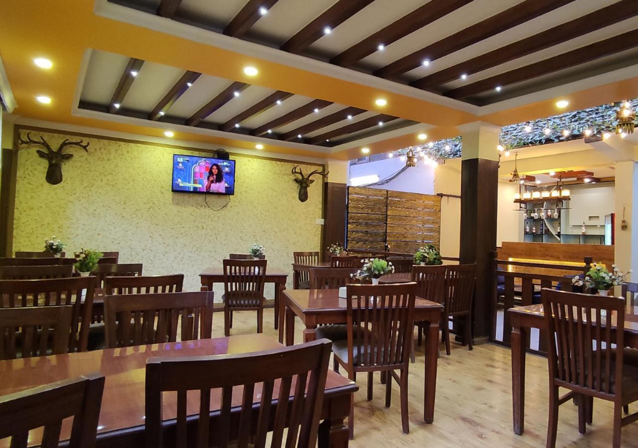 Royal Kings Hotel Катманду Экстерьер фото